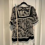 Violet+Claire NWT  Size M Black White Paisley Satin Tie Back Pullover Blouse Photo 7