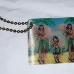 Vintage‎ Aloha From Hawaii Souvenir Flicker Flasher Dancing Hula Girls Keychain Green Photo 0