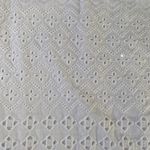 Solitaire Women’s medium white embroidered overlay fully lined tank top Photo 7