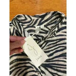 Joie J  Zebra Print Sleeveless Blouse Button-Down Linen Top Large Black & White Photo 2