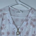 Siren Lily  White Floral Blouse Size Petite Large EUC #0950-AZ Photo 1