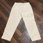 Universal Threads Universal Thread Boyfriend Cargo jeans Straight High rise Womens size 6 Cream Photo 11