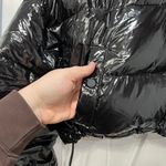 Good American  Womens Puffer Jacket 2 Cropped Black Hood Chic Bratz Glossy Photo 4