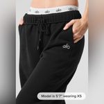 Alo Yoga  NWT Accolade Straight Leg Sweatpants Black Size L Oversized Photo 2