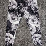 Mixit  Women’s Floral Print Leggings Size Large Black White Gray Stretch Cotton Photo 0