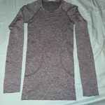 Lululemon  Swiftly Tech 2.0 Long Sleeve Waist Length Photo 1