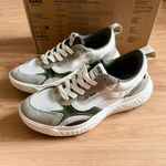 Vans  UltraRange Neo VR3 Shoe
Women 10.0 US  Mens 8.5 US Photo 6