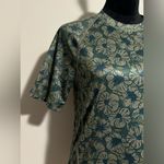 NWOT Amazon Essentials Light & Dark Green Floral Active Shirt size XS Photo 1