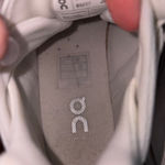 on cloud NWT on running  novas  Photo 6