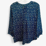 Jachs Girlfriend blue floral button down blouse with rounded hem size medium Photo 1