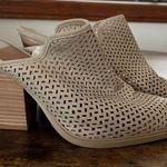 DV by Dolce Vita | ladies Kenli Laser Cut mule/shoes. Size: 9.5. Size undefined Photo 6