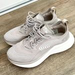 APL Streamline women’s sneaker size 6.5. Photo 0