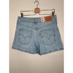 Levi's  Womens High Waisted Mom Shorts Relaxed Fit Size 30 100% cotton Photo 1