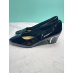 Soft style size 11 Sleek Black Patent Leather Pumps Photo 5