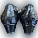 Bandolino Women's Tad Wedge Pumps, Black Gold Buckle, B-Flexible Size 6.5 Photo 1