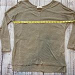 Ginger G Grayish Beige Lightweight Knit Top. Size Medium. EUC Photo 5