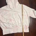 Offline by Aerie Tie Dye Pink and White Cropped Hoodie Size Small Photo 2