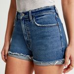 Abercrombie & Fitch High Rise Mom 2.5” Blue Raw Hem Shorts Women’s Size 34/ 18 Photo 0