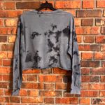 Blue Blush womens cropped tie dye long sleeve t-shirt gray /black S Photo 3