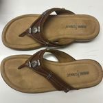 Minnetonka  Brown Women’s Silverthorne 360 Thong Memory Foam Leather Sandals-Sz 7 Photo 4