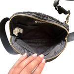 Lululemon ‎ Everywhere Fleece Belt Bag Black Photo 4