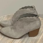 Beast Fashion  Gray Suede block heel booties Size 7.5 Photo 5