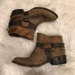 FREEBIRD by Steven FB-Phlow Distressed Booties 7M Photo 0