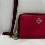 Tory Burch  Burgundy Fuchsia Pink Wristlet Wallet Leather & Gold Tone Hardware Photo 3