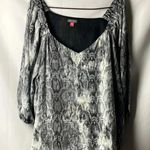 Vince Camuto NWT WO SIZE 3X GRAY SNAKESKIN BLOUSE ELASTIC ON SHOULDERS LINED Photo 2