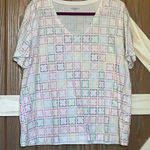 Liz Claiborne  Multicolor Shirt Sleeved Patterned Top.  P2P 24-27” SIZE 1X Photo 0