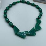 Vintage green acrylic hidden clasp geo shaped tubular black disk choker Photo 3