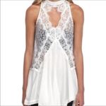 Chelsea and Violet ✨HP✨WOMEN WHITE FLORAL LACE SLEEVELESS TUNIC✨ Photo 6