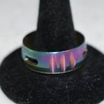 Source Unknown Aura Rainbow Gold Tone Metal Alloy Unisex Size 11 Gently Worn Trendy Ring Photo 0