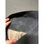 Alo Yoga  womens camo athletic leggings workout‎ size medium Photo 2