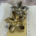 nOir set of 3 hair claws Silver & Gold Flowers with pearls in the center Photo 1