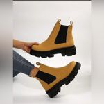 SheIn Tan and Black Ankle Boots Photo 1