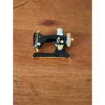 Vintage Black And Gold Sewing Machine Brooch NWOT Classic Craft Theme Pin Photo 12