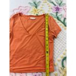 Live in the Moment Orange V Neck Short Sleeve Top Size S T-Shirt Shirt Photo 1