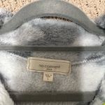 Urban Outfitters Cozy fleece jacket in gray and white. Perfect for chilly days. Photo 4