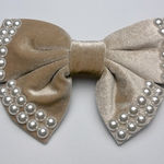 Anthropologie • Cream Faux Pearl Embellished Barrette Photo 0