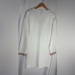 Noracora Elegant White V Photo 2