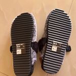 Sleepers Black and Gray Sandals indoor puffers size 8 Photo 3