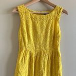 J.Crew Yellow Lace Above the knee MIDI Casual Work attire Dress Sz 0 Sleeveless Photo 7