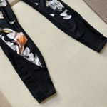 Athleta Salutation Stash High Rise 7/8 Legging with Pocket Photo 5