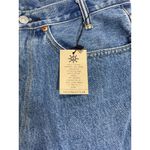 Levi Strauss & CO. Levis Vintage 550 Woman Size 4 High-Waisted Denim Shorts Frayed Hem Photo 5