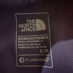 The North Face Purple Small FlashDry Small Crop Pockets Regular Fit Photo 6