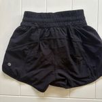 Lululemon  Shorts Hotty Hot High-Rise  Photo 1