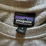 Patagonia long sleeve crewneck size small Photo 1
