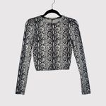 Alice + Olivia Womens Top Gray Delaina Snakeskin Print Cropped Long Sleeve XS Photo 2