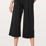 Lululemon Can You Feel The Pleat Crop *21" in Black Size 6 Photo 2